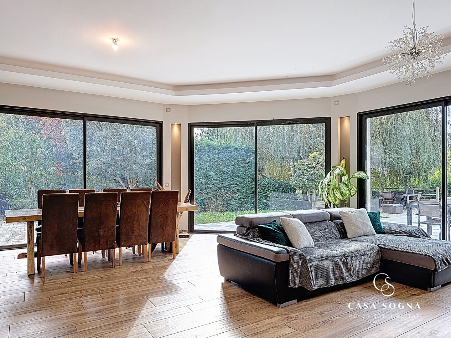 Photo Villa - 8 pièces - 186.51 m² image 1/6