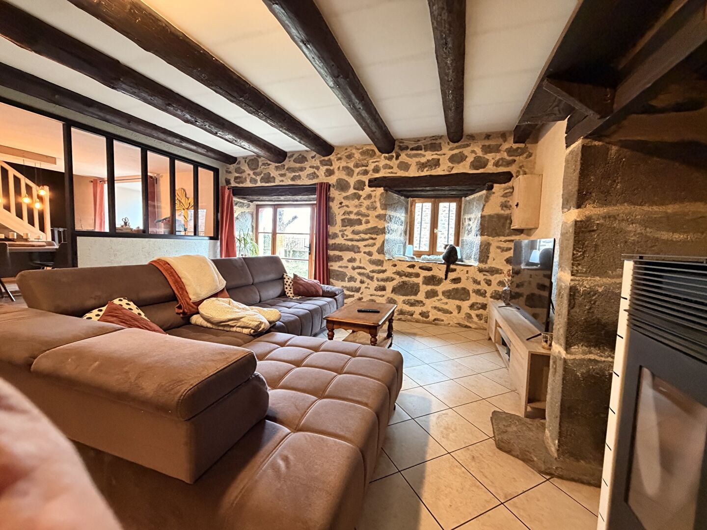 Maison en pierre 6 pièces à  Valuejols