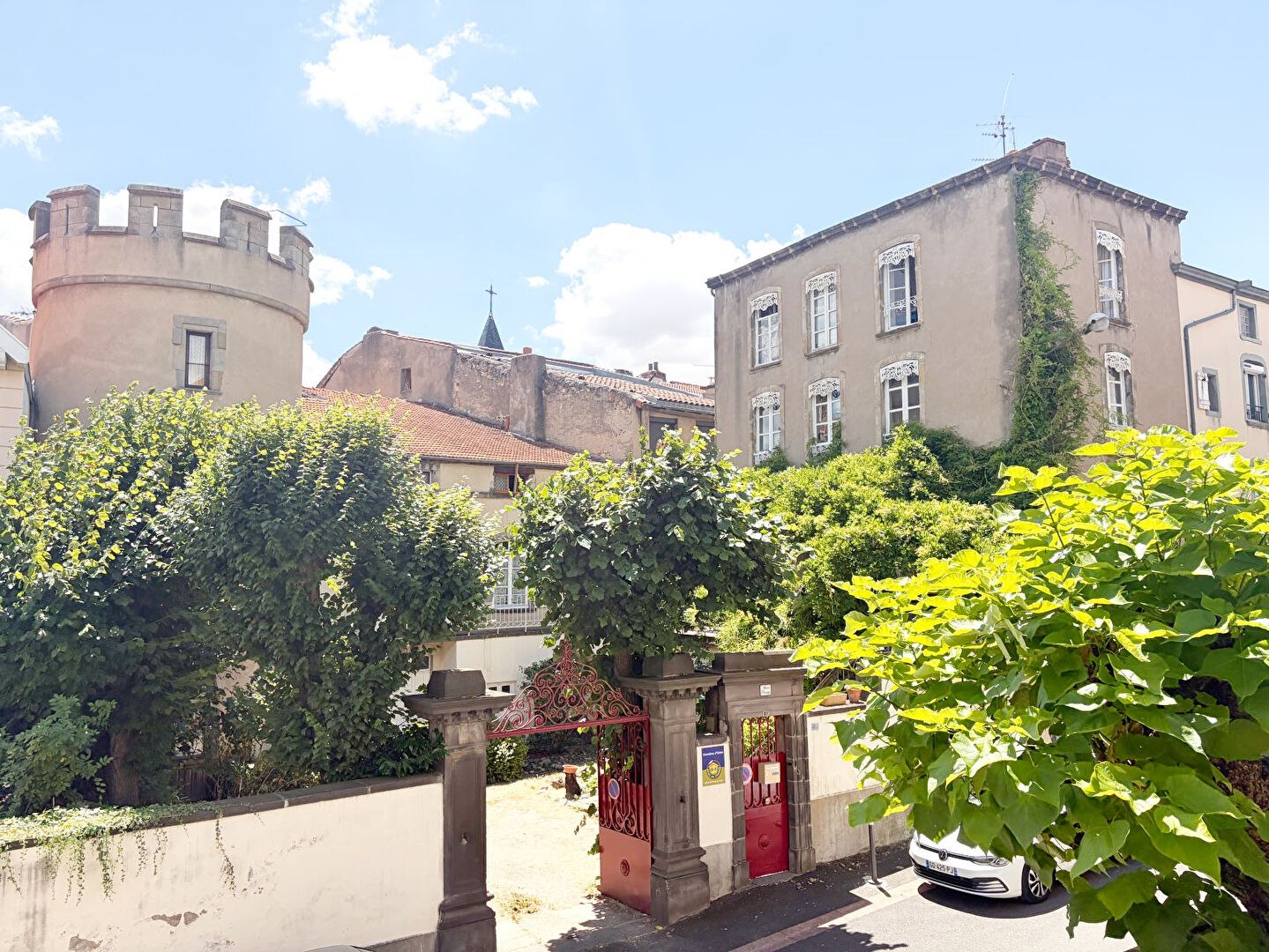 Maison 12 pièces de 390 m2