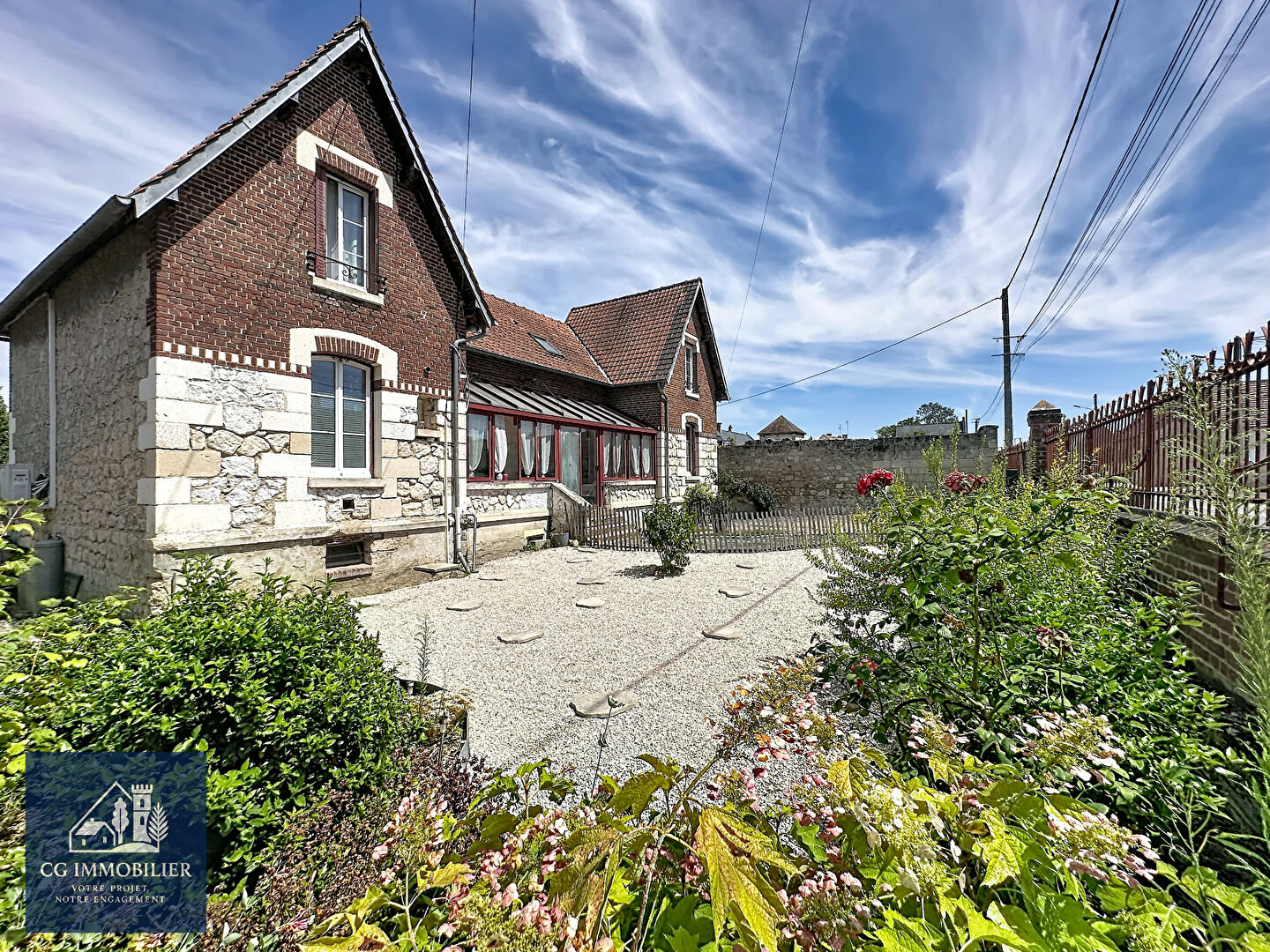 En exclusivité ! Charmante maison en pierre et brique à Couloisy
