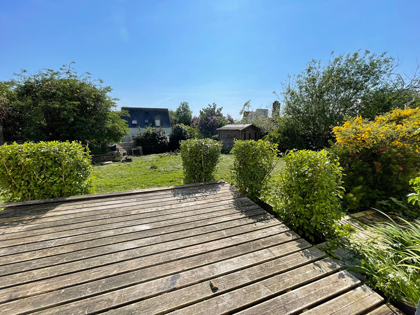 
Achat appartement avec jardin et un garage dans le bourg de Ploneis
