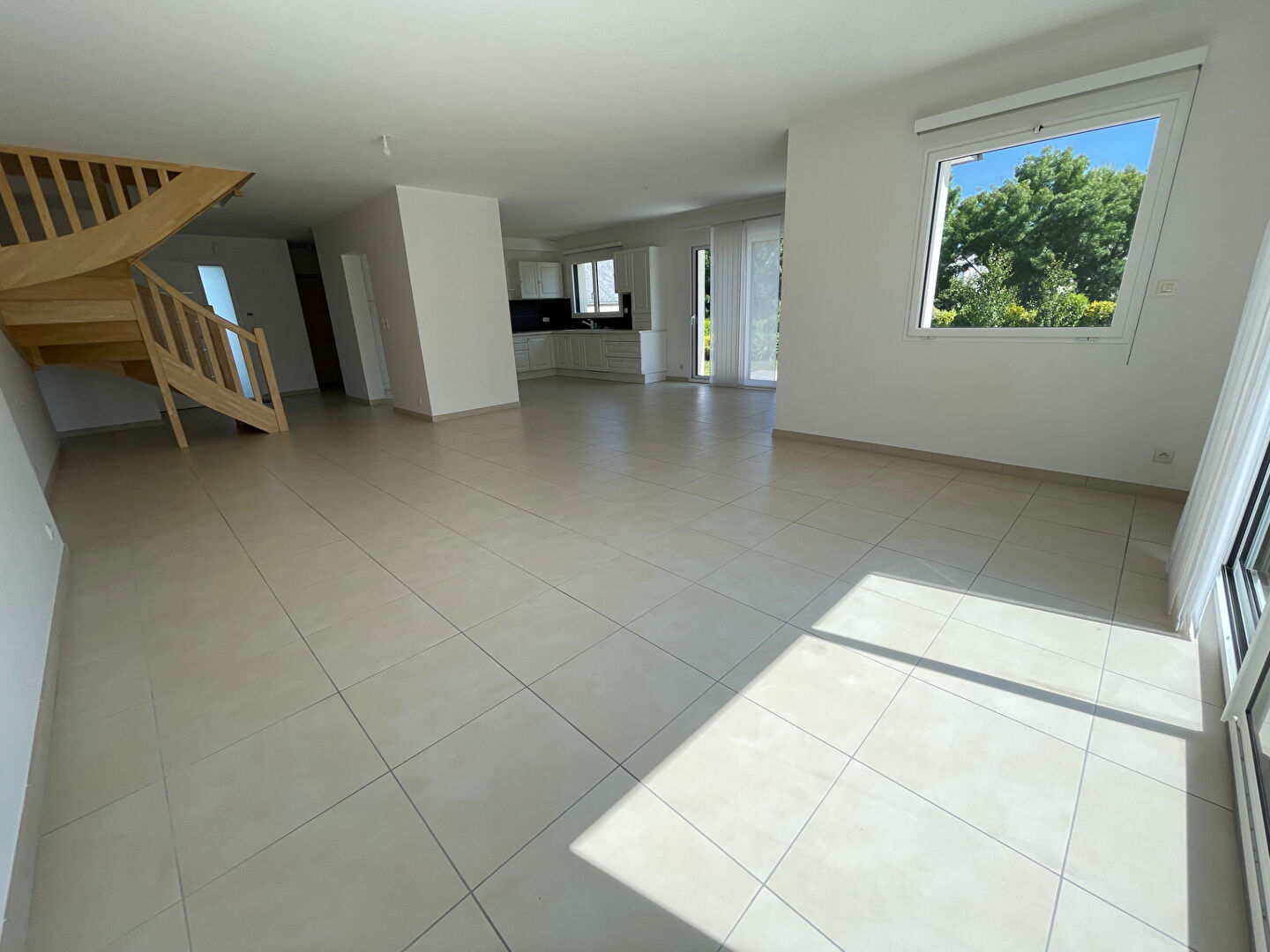 https://media.immo-facile.com/office5/chailloux_160425/catalog/images/pr_p/5/8/6/3/5/0/7/6/58635076f.jpg?DATEMAJ=05/08/2025-12:01:44