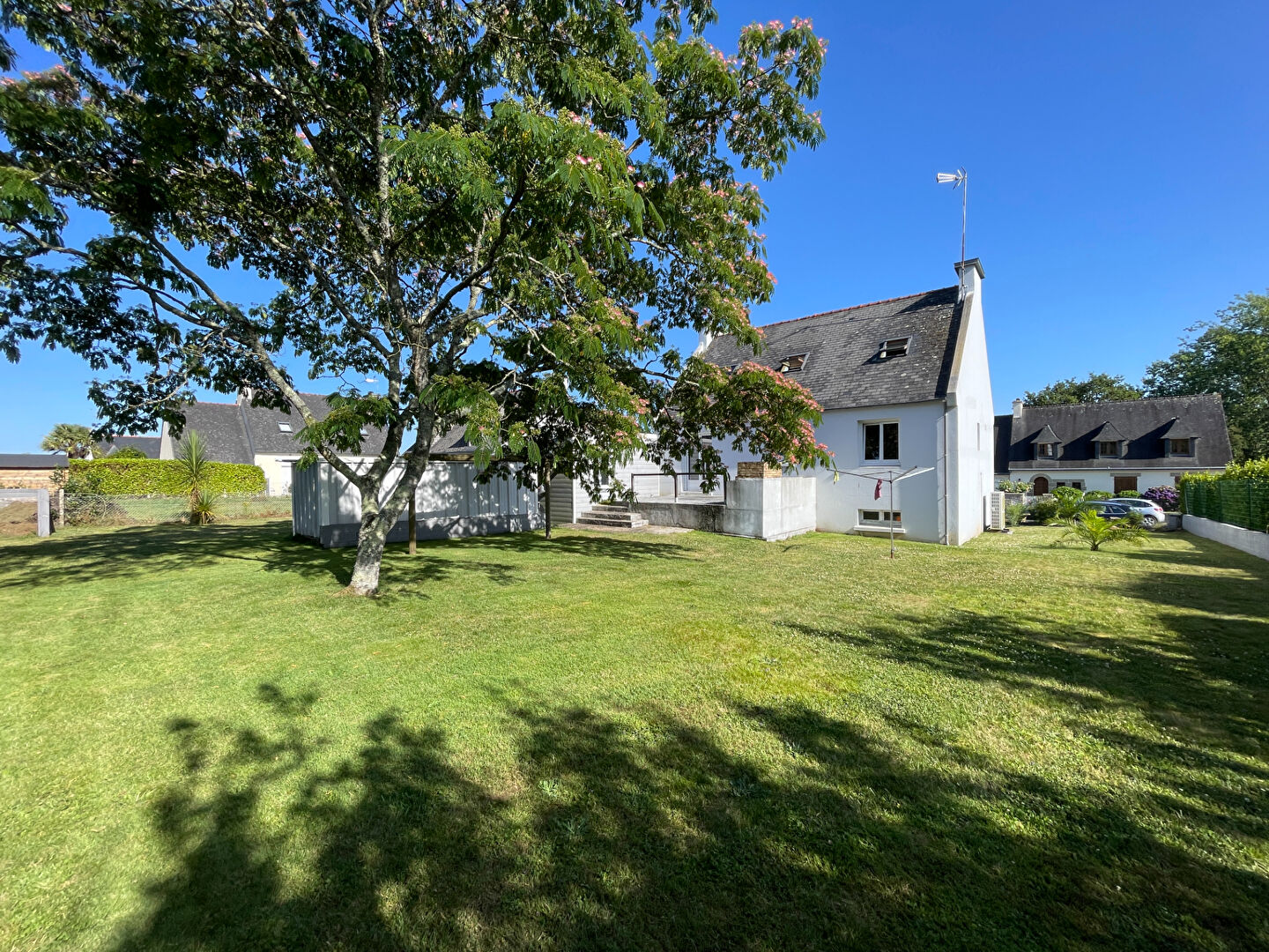 Photo Maison rénovée 4 chambres ? Centre bourg de Gouesnac'h ? 102 m² habitables ? Terrain 840 m² image 2/6