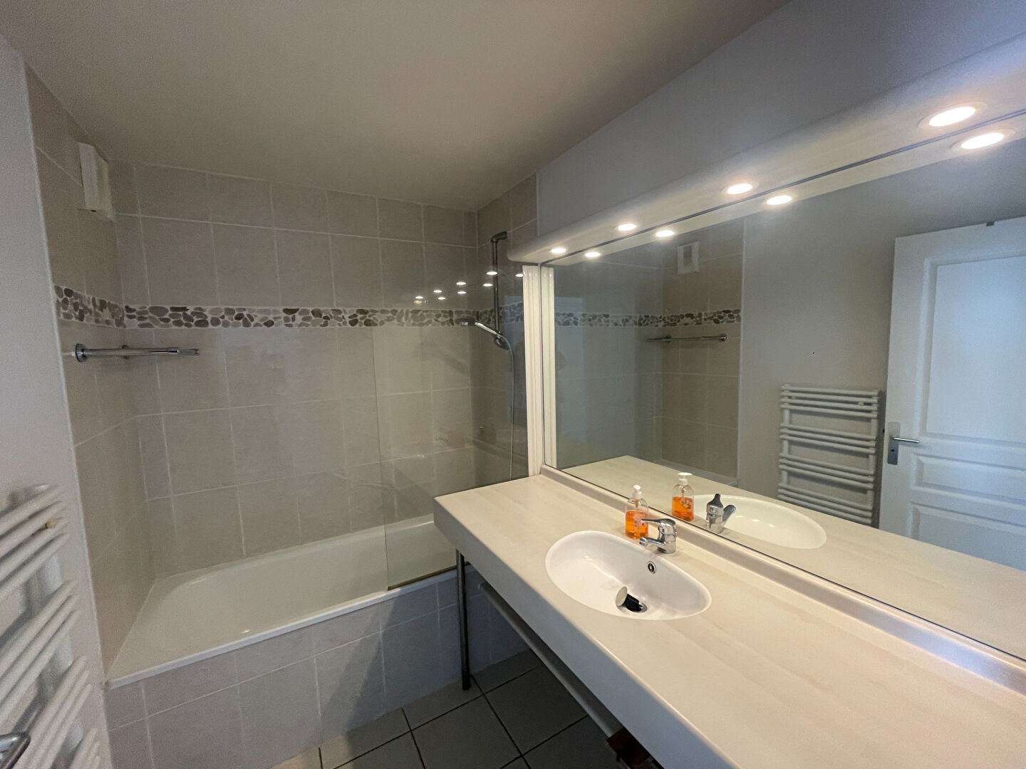 https://media.immo-facile.com/office5/chailloux_160425/catalog/images/pr_p/5/9/1/4/8/0/3/4/59148034j.jpg?DATEMAJ=18/09/2025-18:51:40