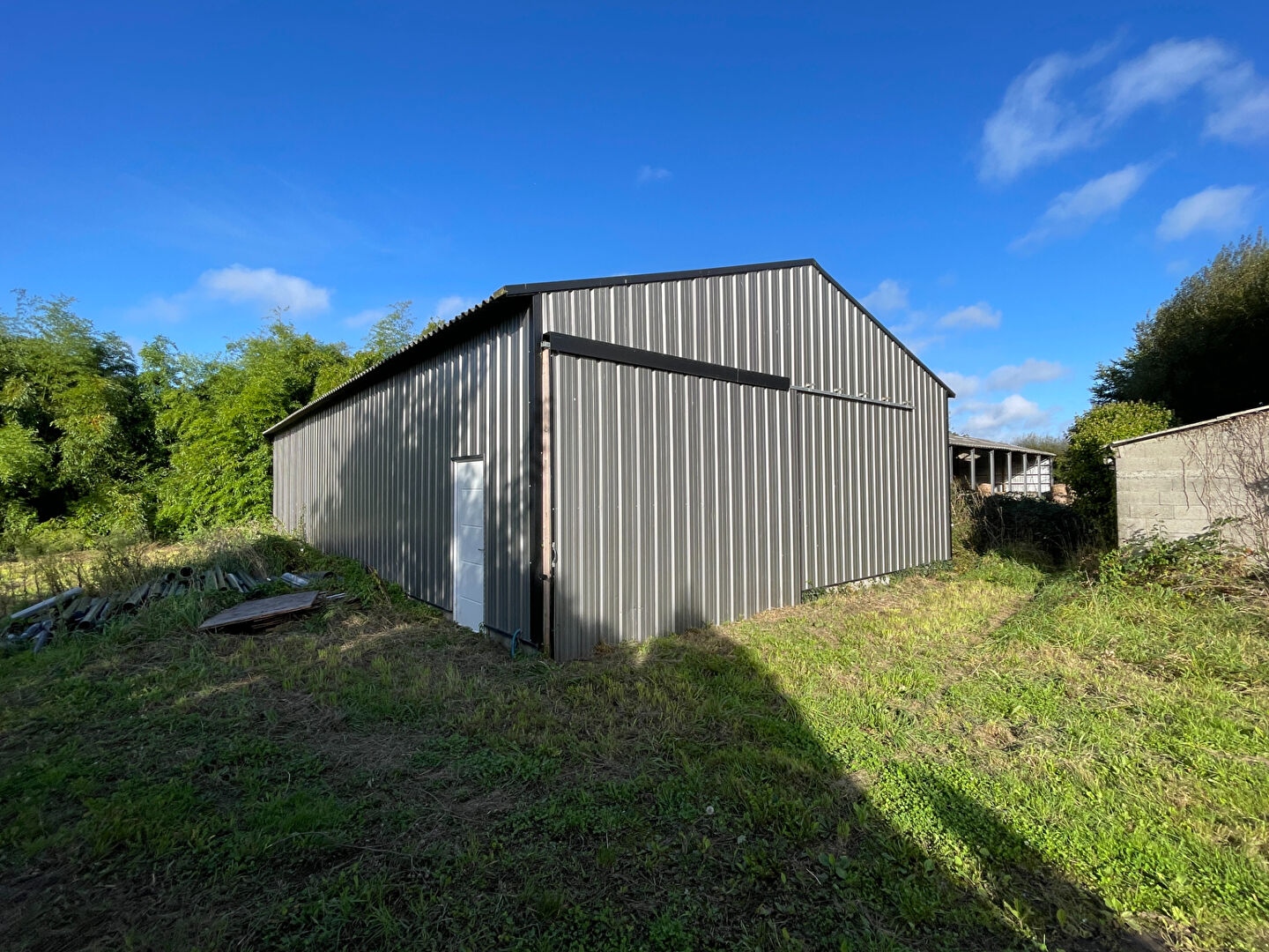 Photo Grande maison à rénover avec hangar et terrain - Saint Evarzec image 2/6