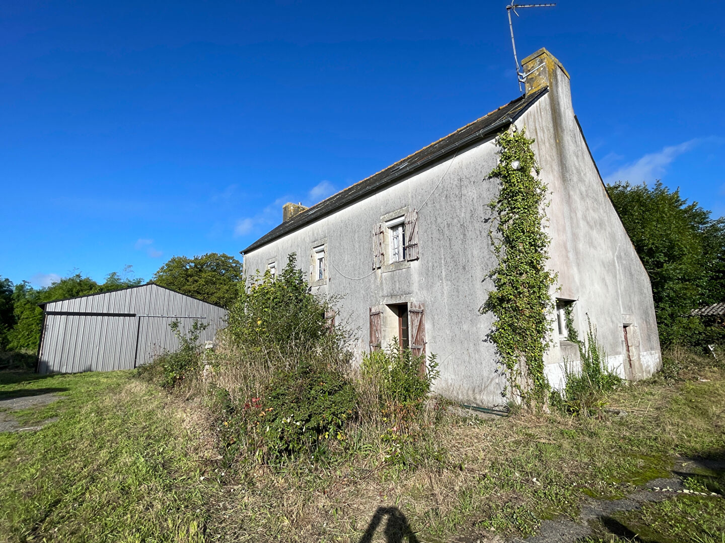 Photo Grande maison à rénover avec hangar et terrain - Saint Evarzec image 6/6