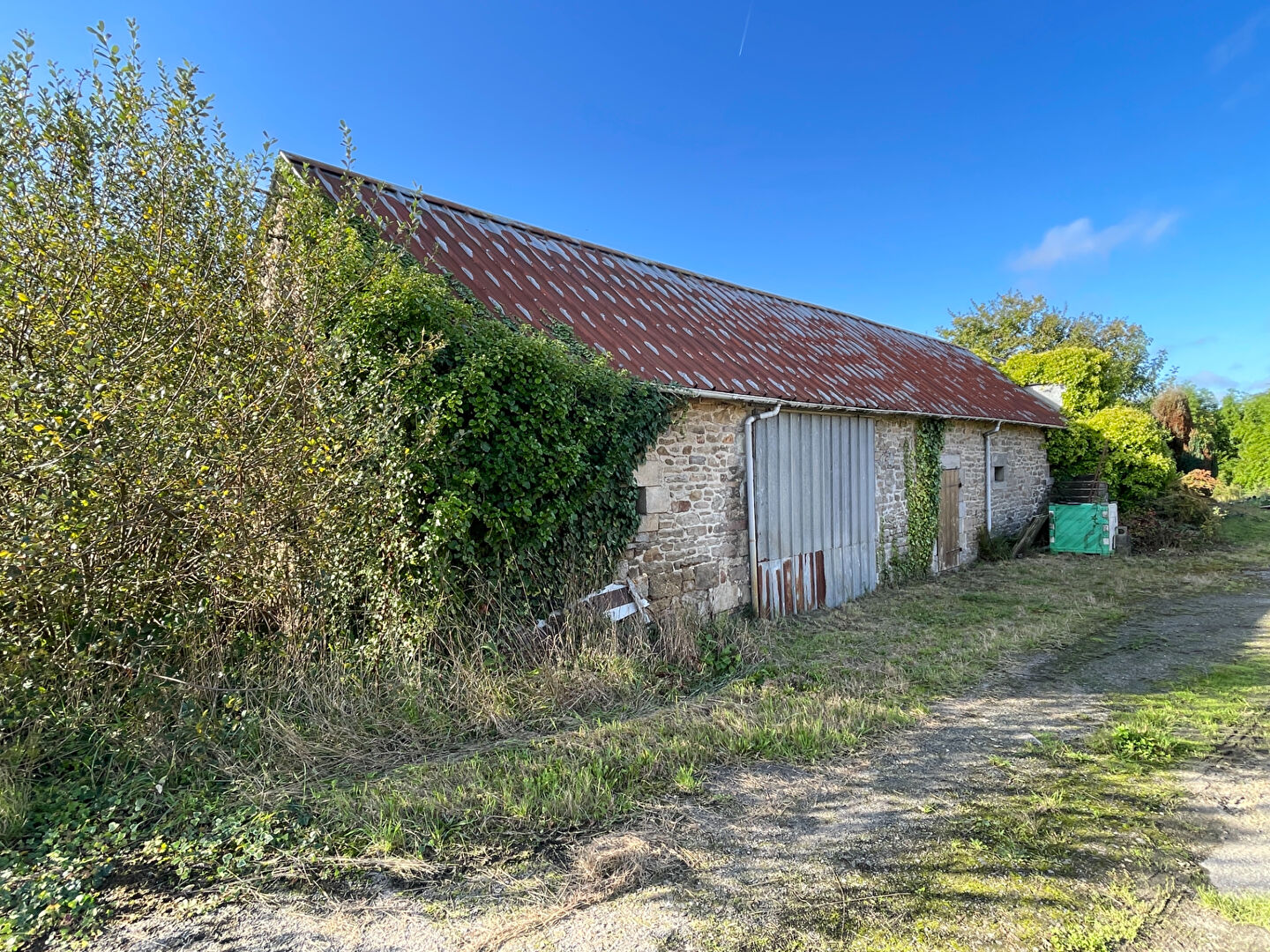 Photo Bâtiment en pierres - 175 m² au sol - Terrain 550 m² environ image 2/4