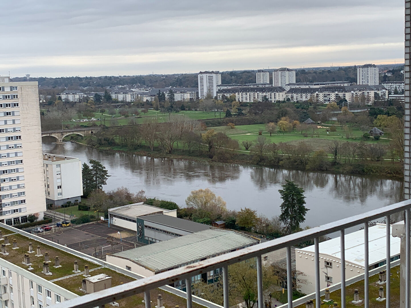 Appartement à vendre à Tours : Le bonheur au 17 ème étage !