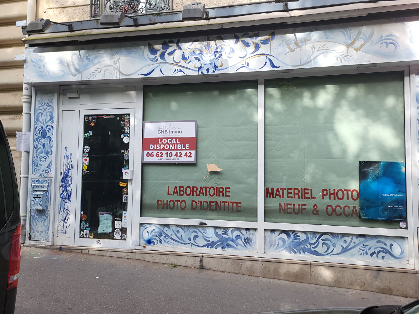 Photo 75018 , Blanche, location d'une boutique  40 m2 image 2/5