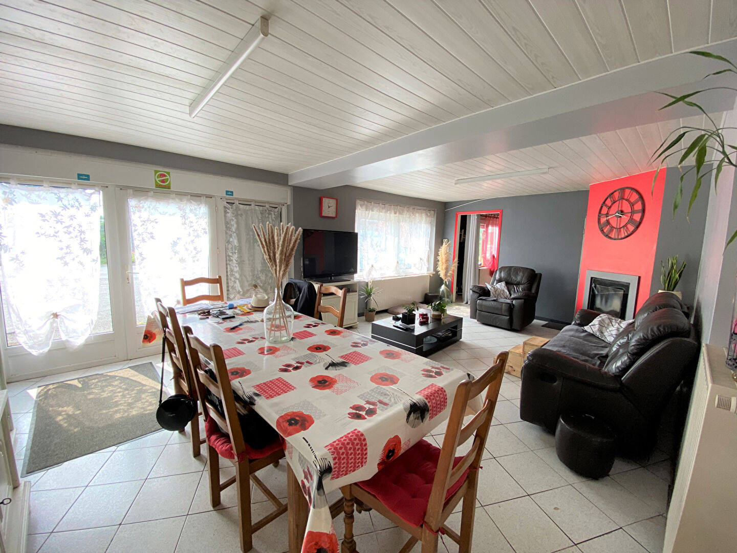 Photo Maison et ancien bar/restaurant 346 m2 image 2/6