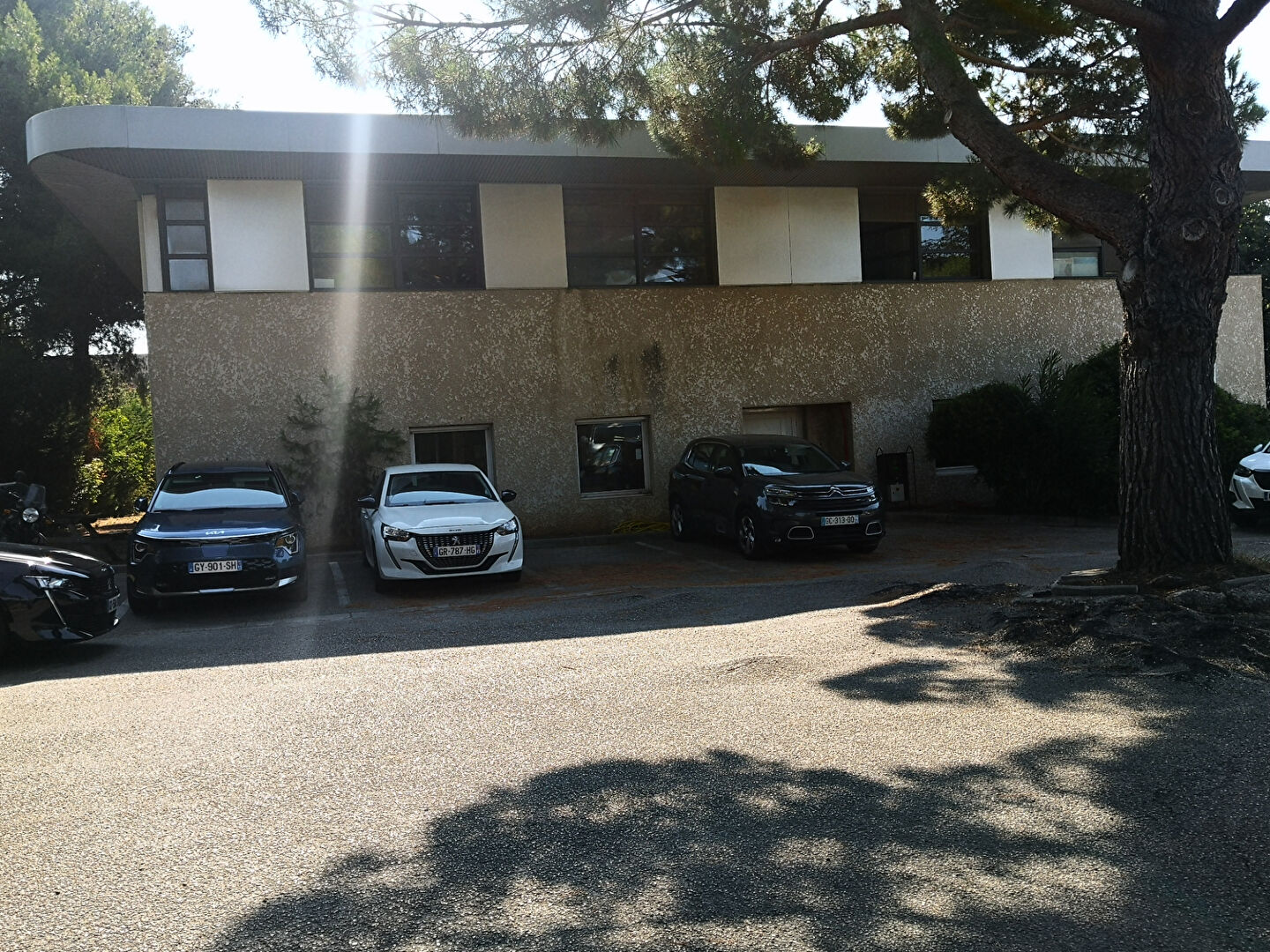 Photo Vends immeuble de bureau / locaux La Seyne 800m2 image 2/6