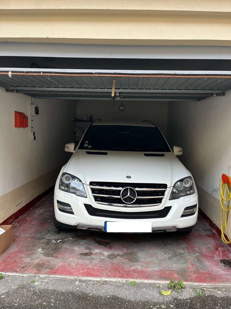 Photo NICE LES FLEURS GRAND GARAGE FERME de 17m² EN R.D.C sécurisé image 1/2