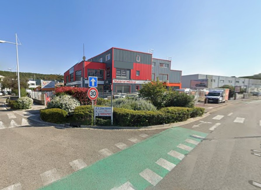 A vendre la Valette, Local 1100 m2 à usage de bureaux / stockage