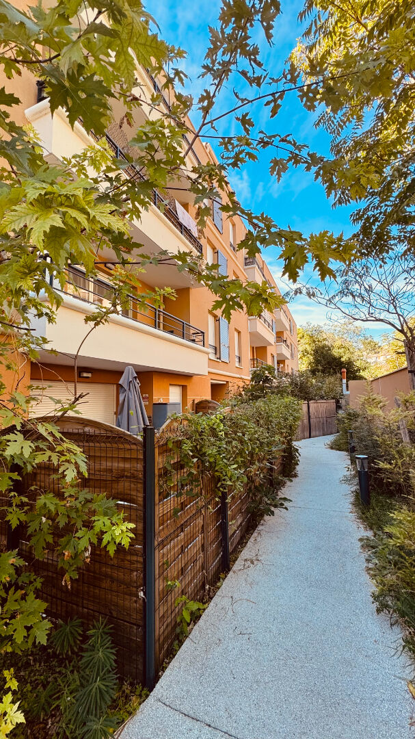 Appartement T2 lumineux avec terrasse et parking en sous-sol