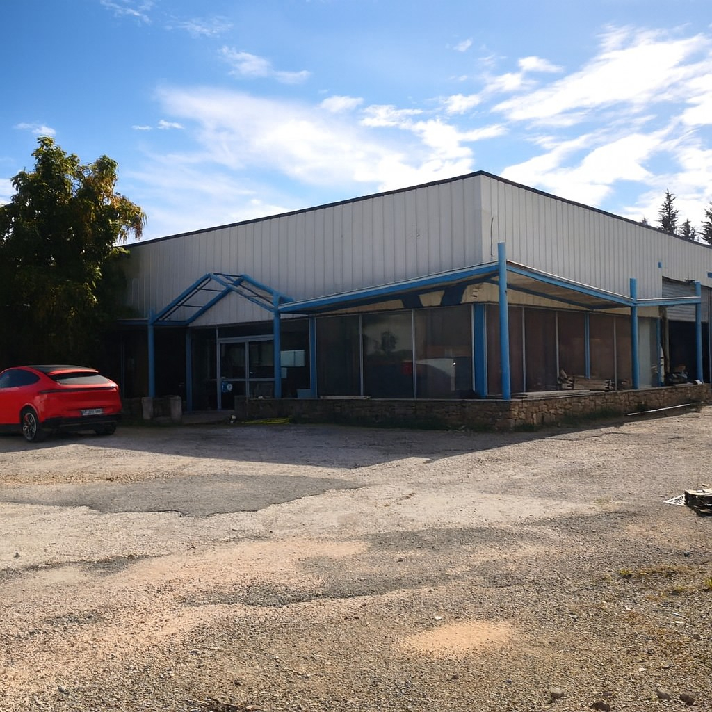 À LOUER Brignoles Local professionnel 600 m²