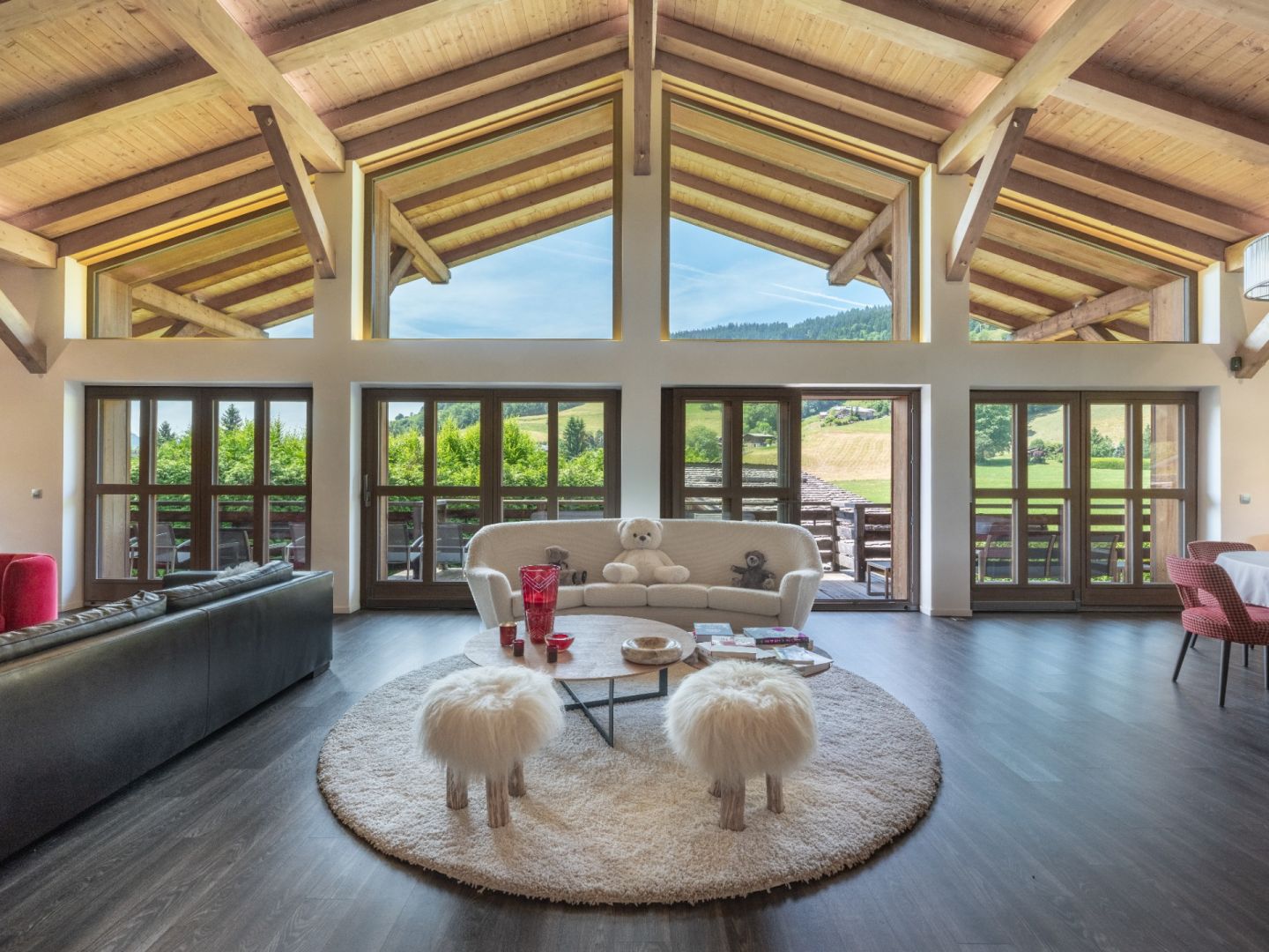 Megève, Evasion Mont-Blanc chalet for sale - Megève | 10-Bed Chalet with Balcony - gallery image 2