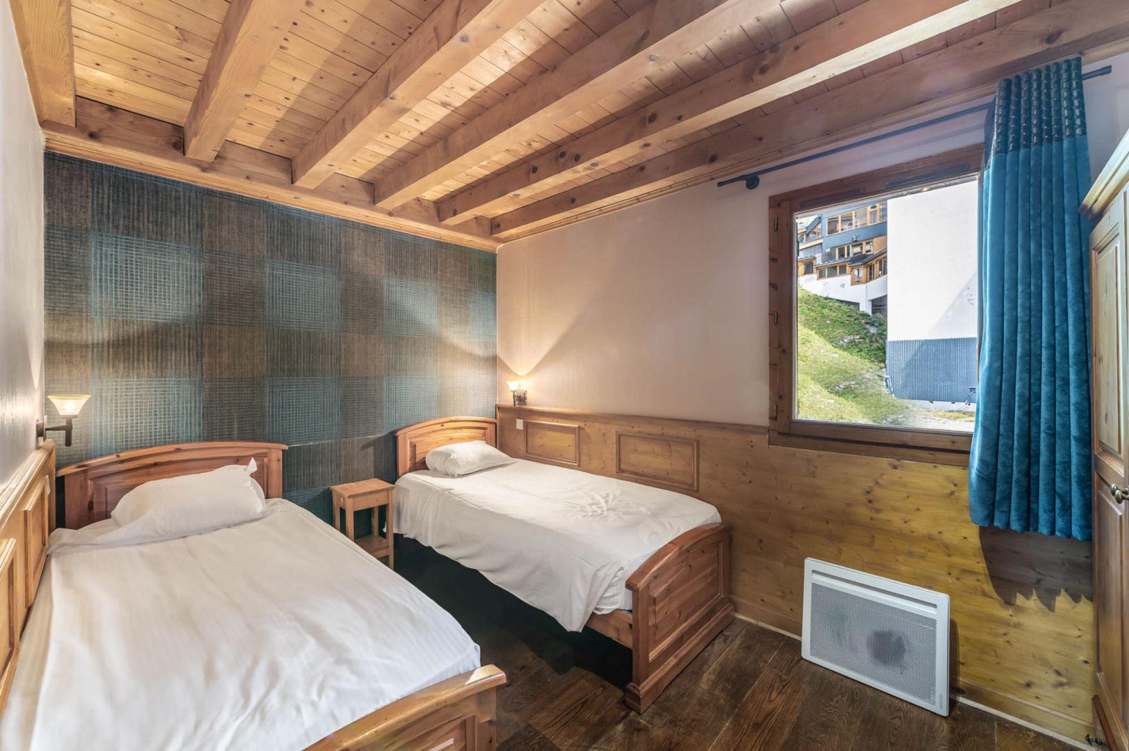 Val Thorens, Les 3 Vallées apartment for sale - Val Thorens | Unique 4-Level Chalet Apartment with Private Sauna - gallery image 3