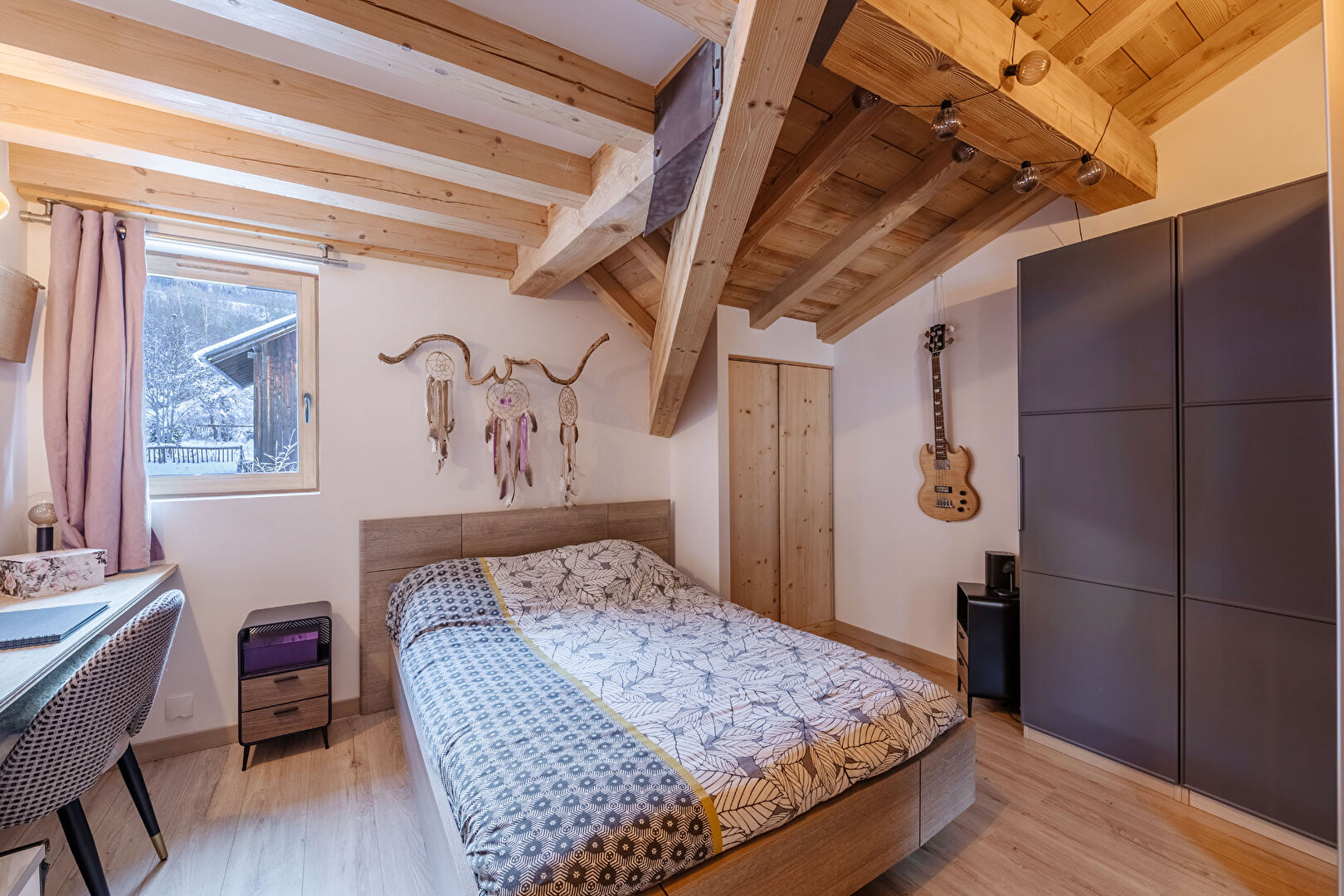 Chamonix, Chamonix Mont-Blanc apartment for sale - Chamonix-Mont-Blanc | 2-Bed Apartment with 40 m² South-Facing Terrace in Les Bossons - gallery image 2