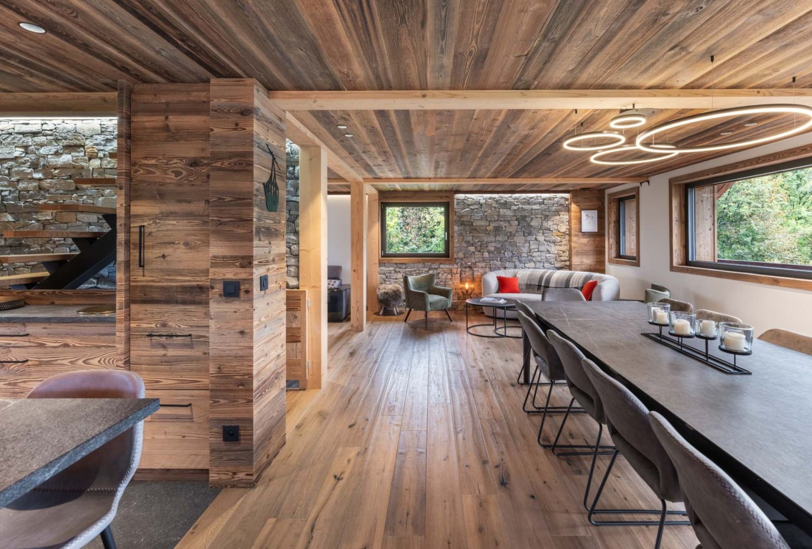 Combloux, Evasion Mont-Blanc chalet for sale - Combloux | 5-Bed Chalet with Balcony - gallery image 3