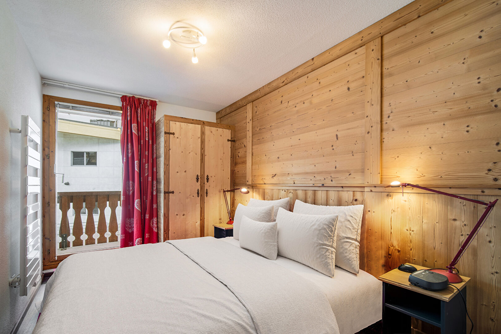 Val Thorens, Les 3 Vallées apartment for sale - Val Thorens | 2-Bed Ski-In Ski-Out Apartment in Resort Centre - gallery image 2