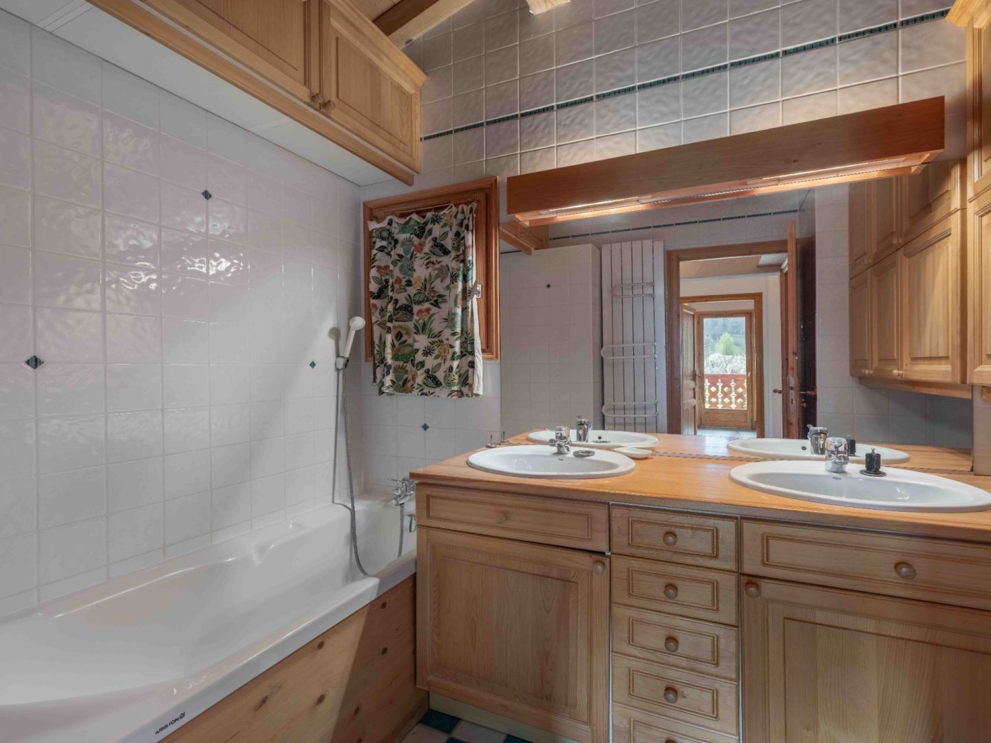 Combloux, Évasion Mont-Blanc chalet for sale - Combloux | 5-Bed Chalet with Balcony - gallery image 3