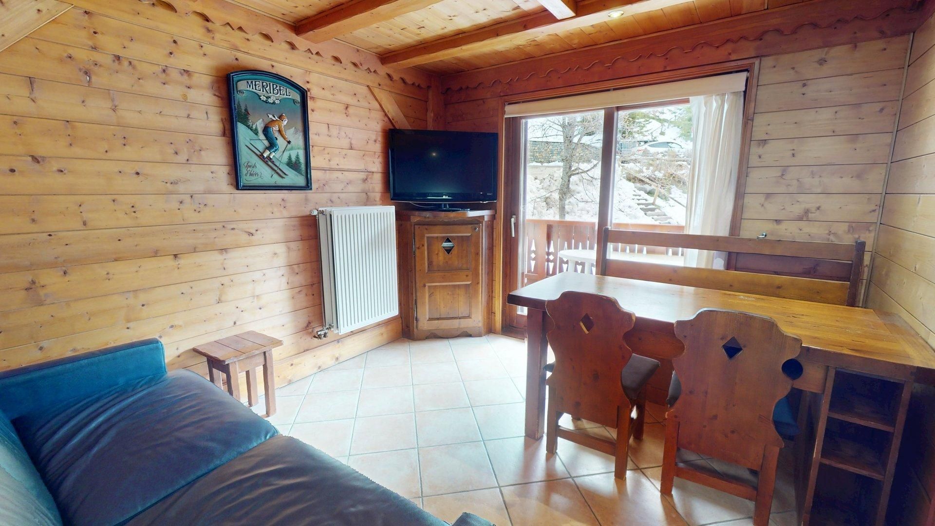 Méribel, Les 3 Vallées apartment for sale - Méribel | Charming 2-Bed Ski-In Ski-Out in Residence with Pool & Spa