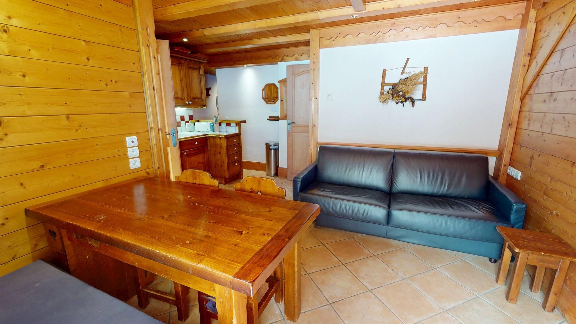 Méribel, Les 3 Vallées apartment for sale - Méribel | Charming 2-Bed Ski-In Ski-Out in Residence with Pool & Spa - gallery image 2