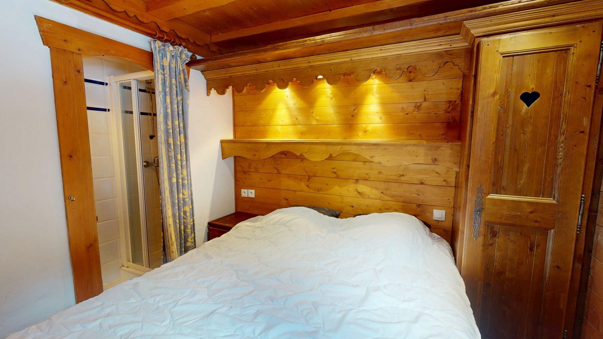 Méribel, Les 3 Vallées apartment for sale - Méribel | Charming 2-Bed Ski-In Ski-Out in Residence with Pool & Spa - gallery image 3