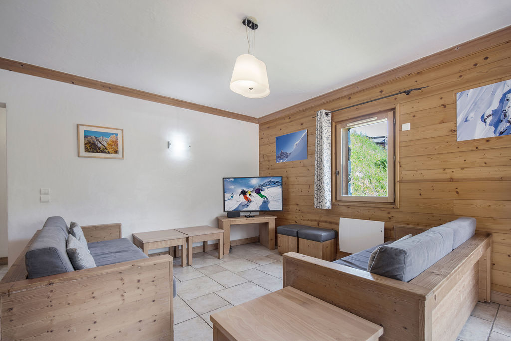 les Menuires, Les 3 Vallées apartment for sale - les Menuires | 4-Bedroom Ski-In/Ski-Out Apartment with Mountain Views - gallery image 3