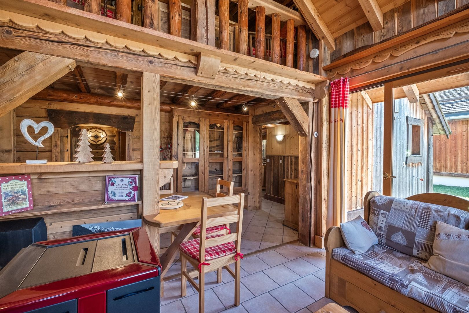 Crest-Voland, Espace Diamant chalet for sale - Crest-Voland | Charming 2-Bed Ski-In Ski-Out Chalet