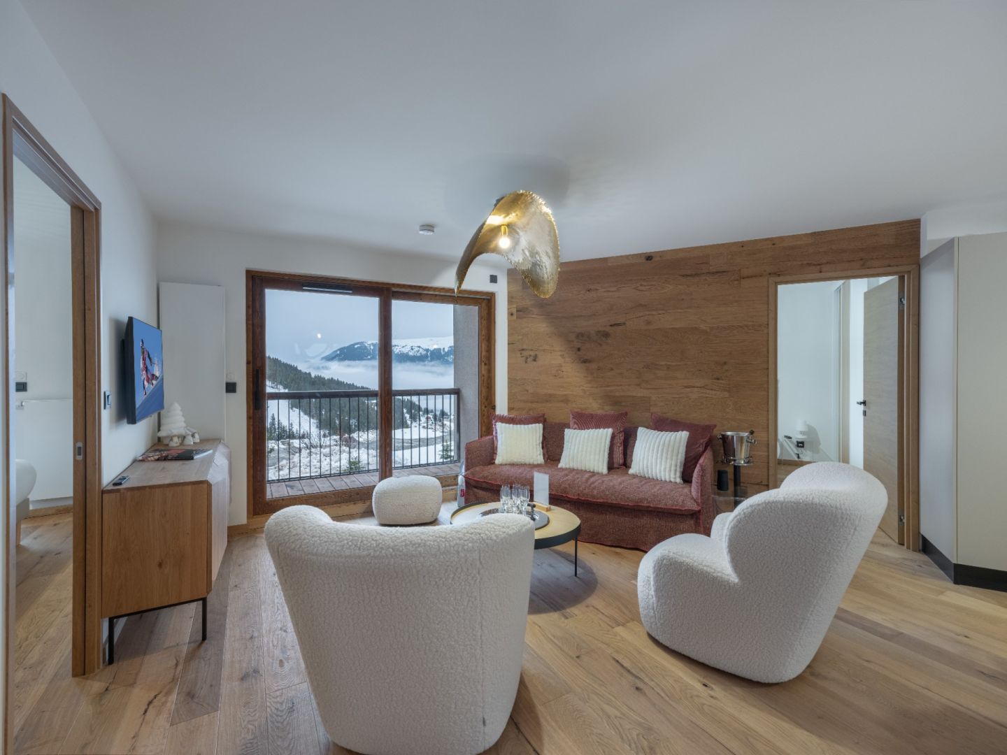 Courchevel, Les 3 Vallées apartment for sale - Courchevel Moriond | 2-Bed Apartment with West-Facing Balcony