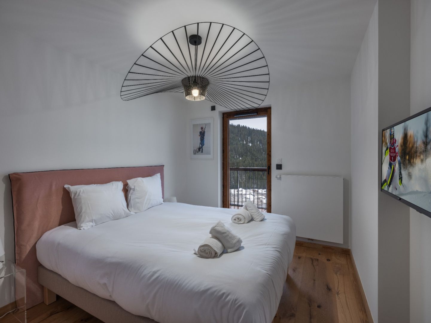 Courchevel, Les 3 Vallées apartment for sale - Courchevel Moriond | 2-Bed Apartment with West-Facing Balcony - gallery image 3