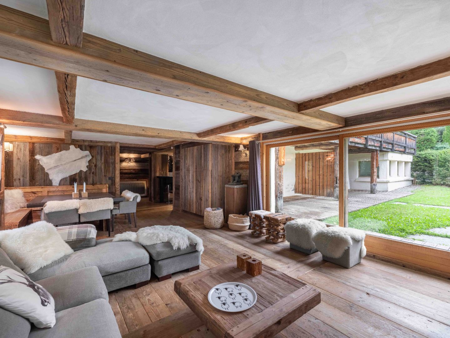 Megève, Évasion Mont-Blanc apartment for sale - Demi-Quartier | Spacious 4-Bed Duplex in Renovated Farmhouse Near Megève - gallery image 2