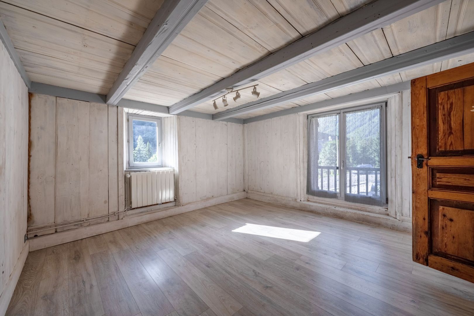 Vallorcine, Chamonix Mont-Blanc chalet for sale - Vallorcine | Authentic 3-Bed Farmhouse Near Swiss Border & Ski Lifts - gallery image 2