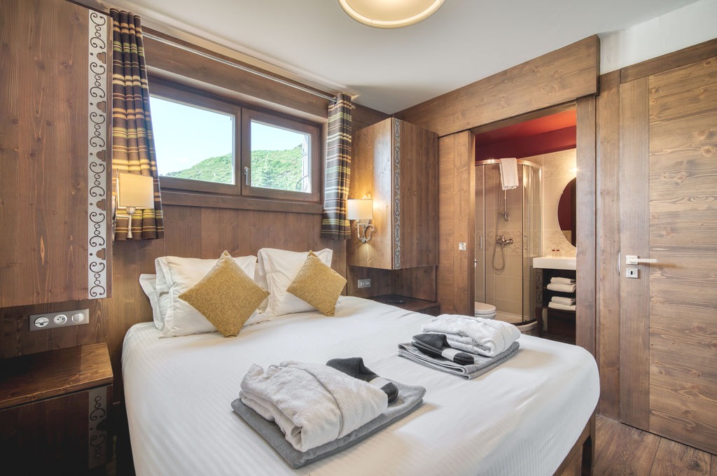 Val Thorens, Les 3 Vallées apartment for sale - Val Thorens | Superb 4-Bed in 4-Star Residence with Spa & Pool - gallery image 2