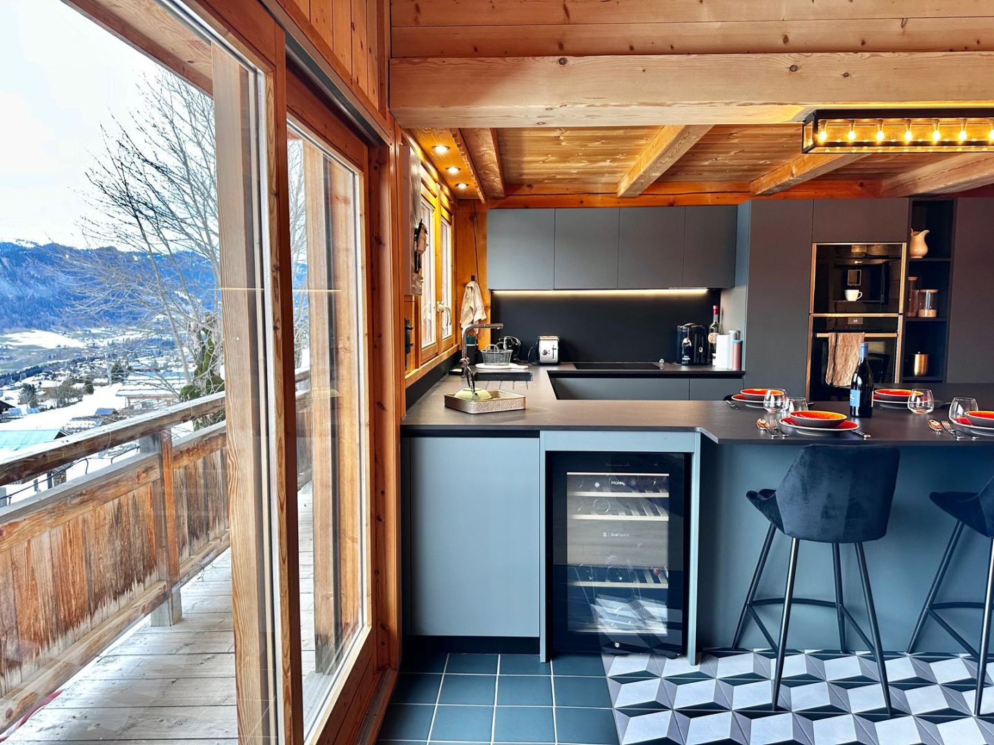 Crest-Voland, Espace Diamant chalet for sale - Crest-Voland | Renovated 4-Bed Duplex on Slopes with Sauna - gallery image 2