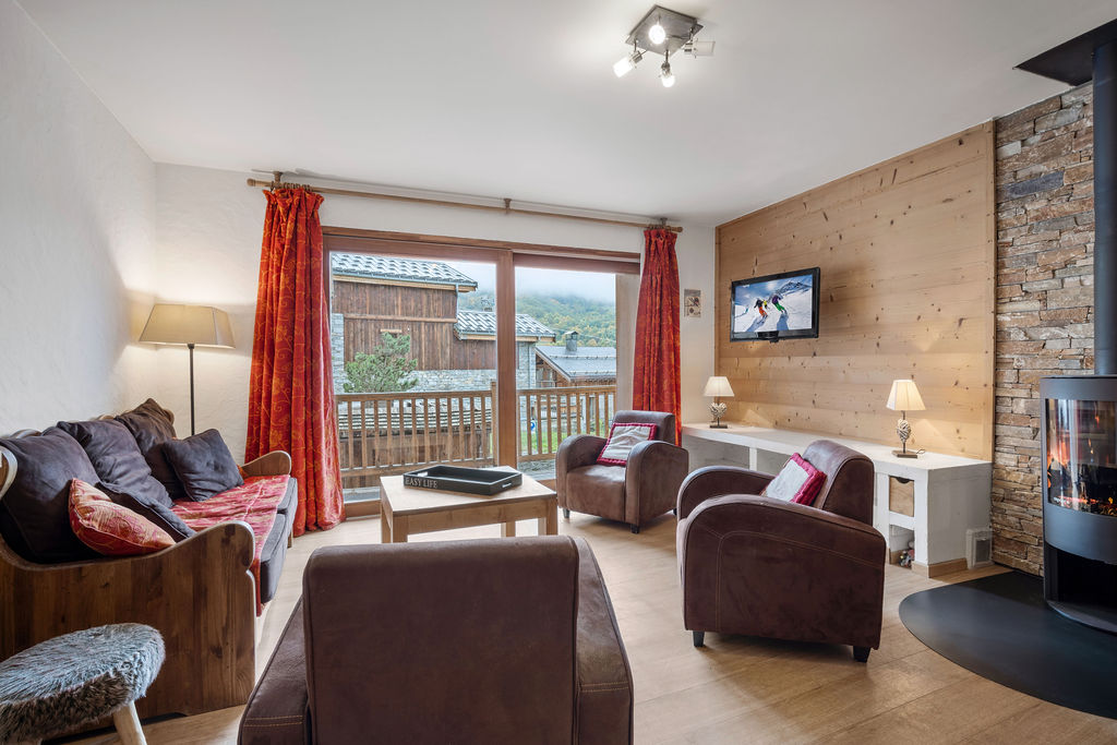 Saint-Martin-de-Belleville, Les 3 Vallées chalet for sale - Authentic 4-Bedroom Village House with Separate Rental Apartment in Saint-Martin-de-Belleville Historic Centre