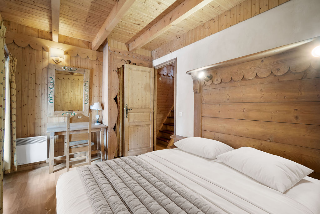 Saint-Martin-de-Belleville, Les 3 Vallées chalet for sale - Authentic 4-Bedroom Village House with Separate Rental Apartment in Saint-Martin-de-Belleville Historic Centre - gallery image 2