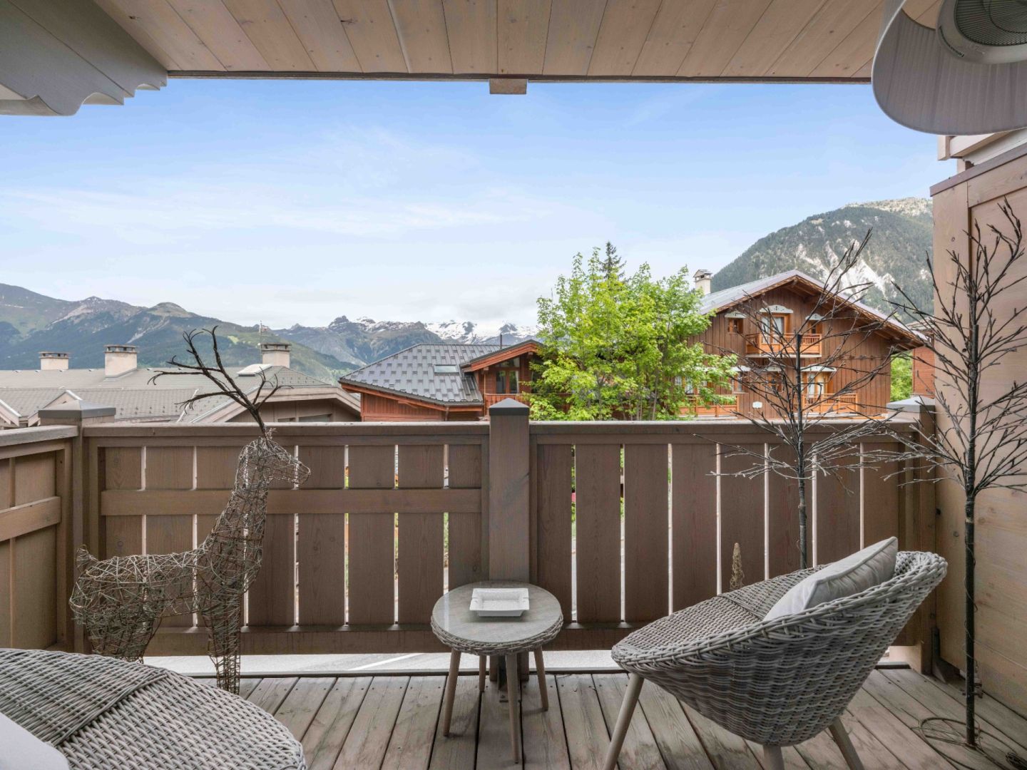 Courchevel, Les 3 Vallées apartment for sale - Courchevel | Prime 2-Bed Apartment Near Slopes & Village Centre - gallery image 3