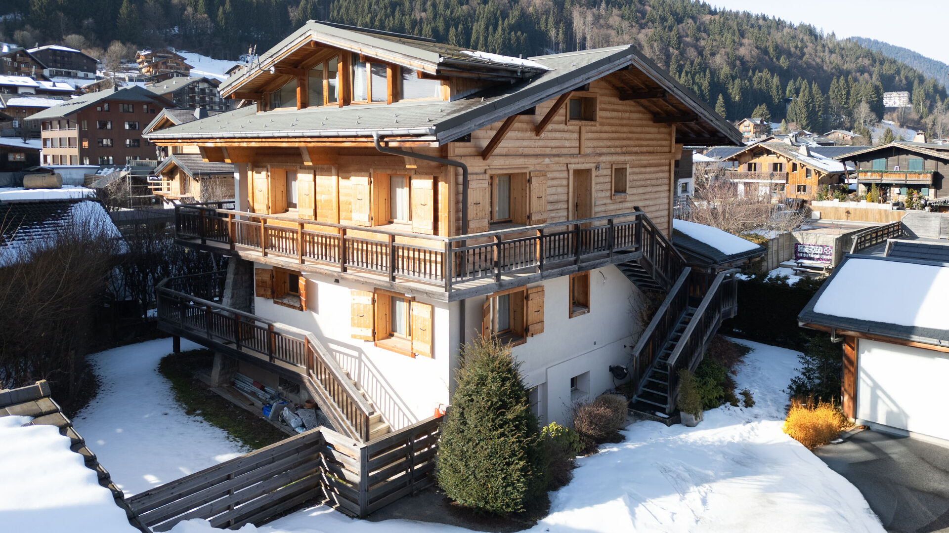 Morzine, Les Portes du Soleil chalet for sale - Morzine | Spacious 6-bedroom chalet – in the centre - gallery image 2