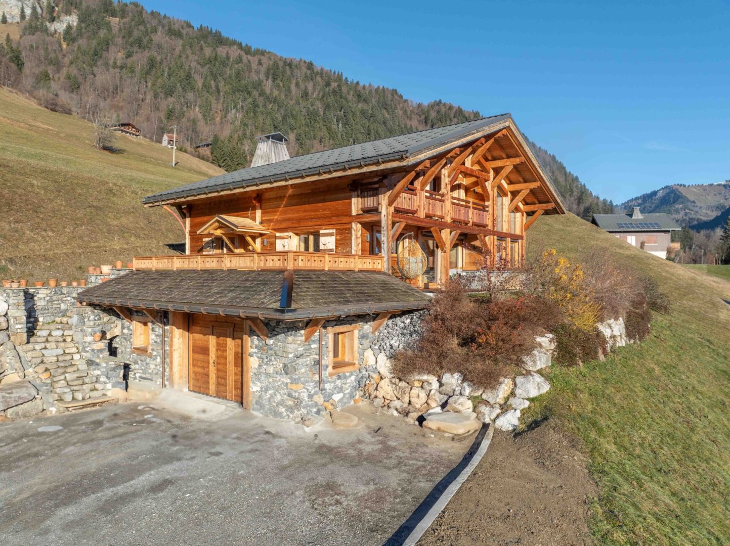 Praz-sur-Arly, Espace Diamant chalet for sale - Praz-sur-Arly | Modern 4-Bed Chalet with Mountain Views Near Megève - gallery image 3
