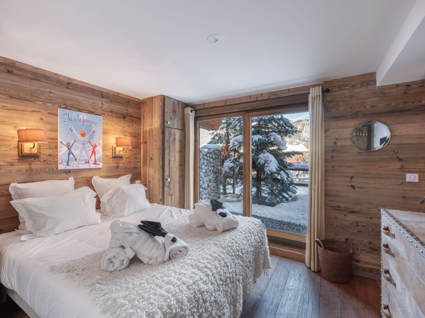 Courchevel, Les 3 Vallées apartment for sale - Courchevel Le Praz | Luxurious 5-Bed Ski-In Ski-Out Apartment with Spa - gallery image 2