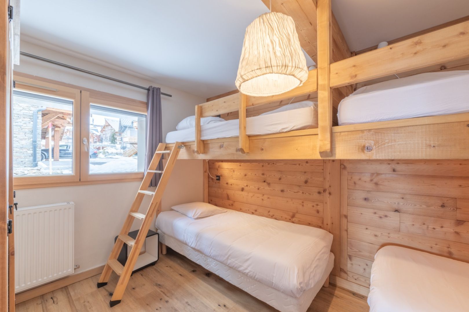 Alpe d'Huez, Alpe d’Huez apartment for sale - Alpe d'Huez | Stunning 4-Bed Family Apartment in Heart of Resort with Wraparound Balcony - gallery image 3