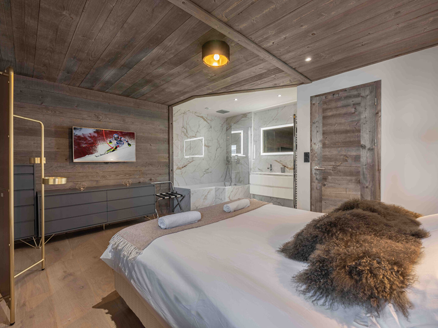 Megève, Évasion Mont-Blanc apartment for sale - Megève | Luxury 3-Bed Apartment in Rochebrune with Terrace Sauna - gallery image 3