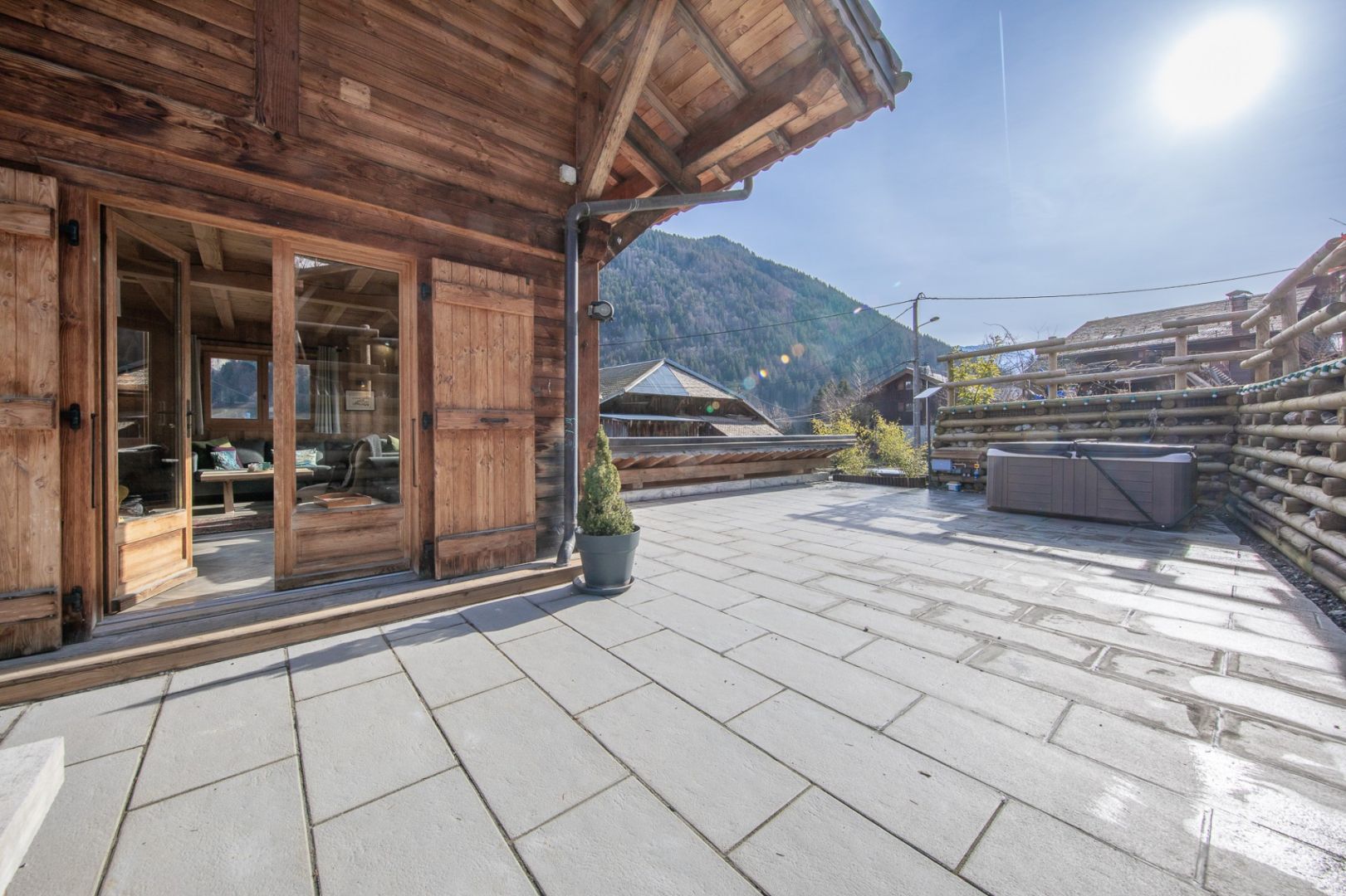 Morzine, Les Portes du Soleil chalet for sale - Morzine | Charming 5-Bed Chalet Close to Centre with Hot Tub - gallery image 3