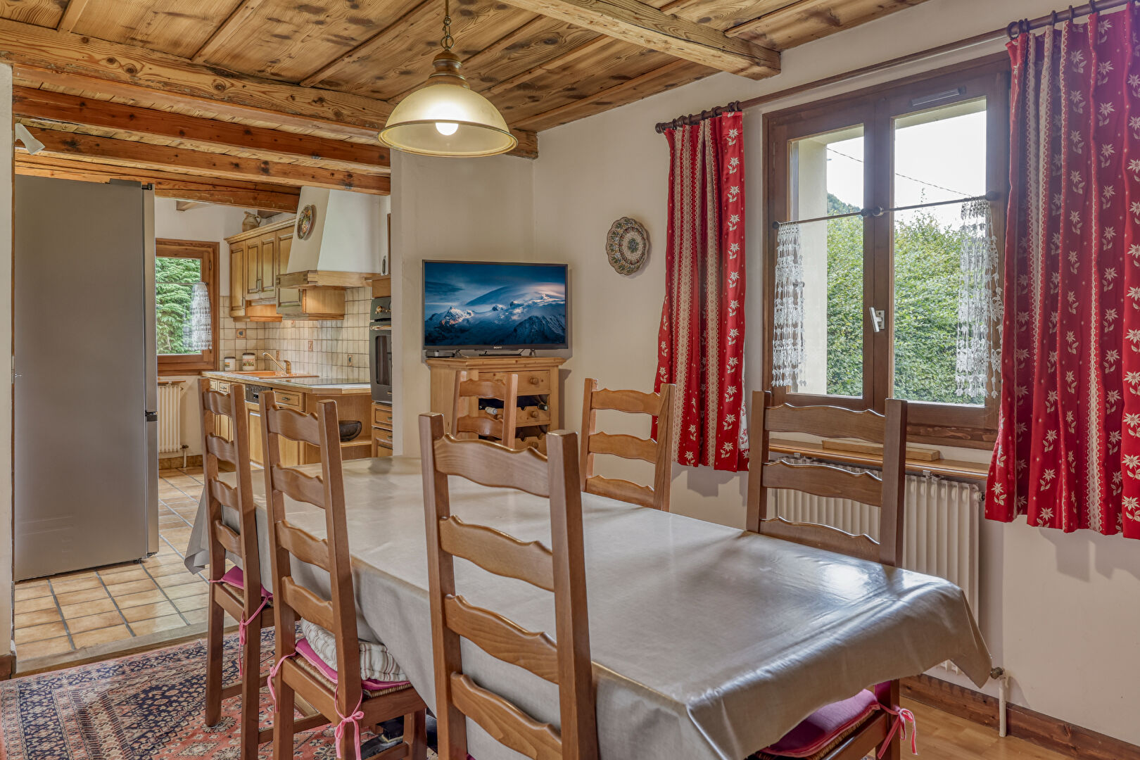 Saint-Gervais-les-Bains, Évasion Mont-Blanc chalet for sale - Saint-Gervais-les-Bains | Authentic 6-Bed Chalet Between Two Ski Areas - gallery image 3