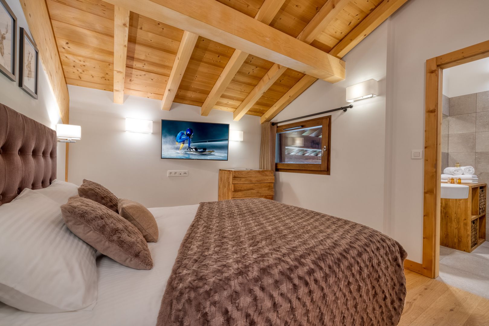 Morzine, Les Portes du Soleil chalet for sale - Morzine | Spectacular 7-Bed Chalet Built 2017 with Sauna & Jacuzzi - gallery image 3