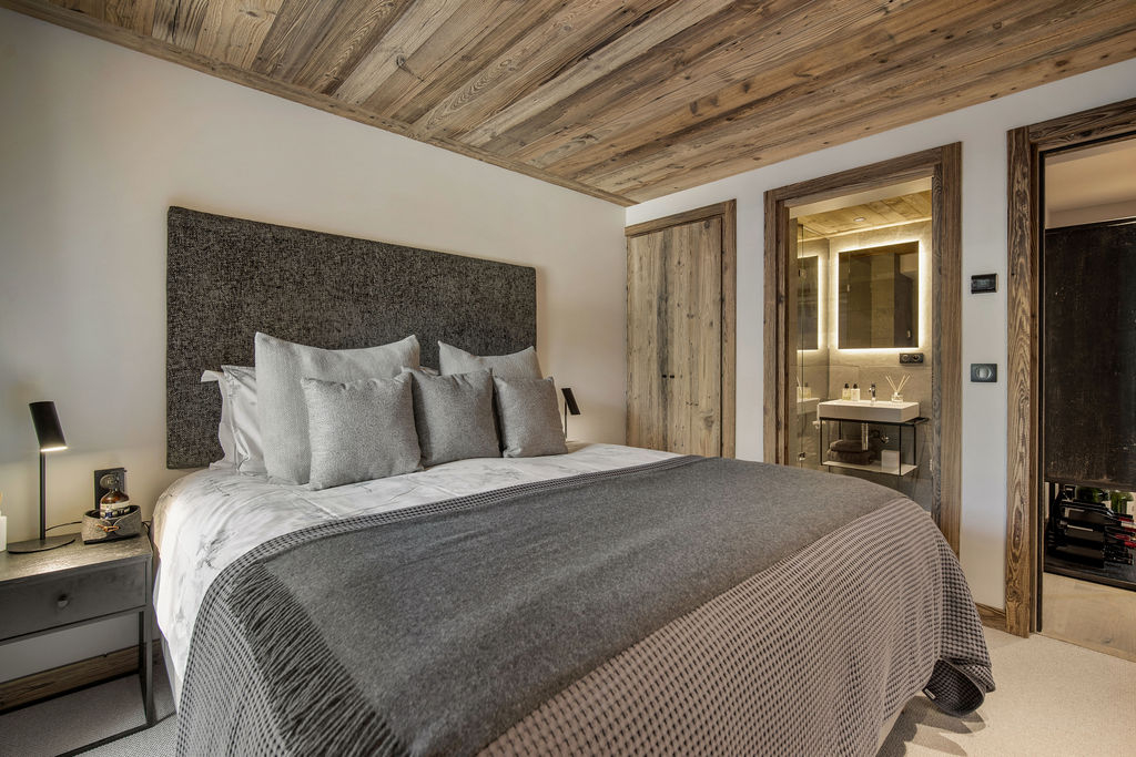 Saint Martin de Belleville, Les 3 Vallées chalet for sale - Saint-Martin-de-Belleville | Architect-Renovated 4-Bed Chalet in Village Heart - gallery image 3