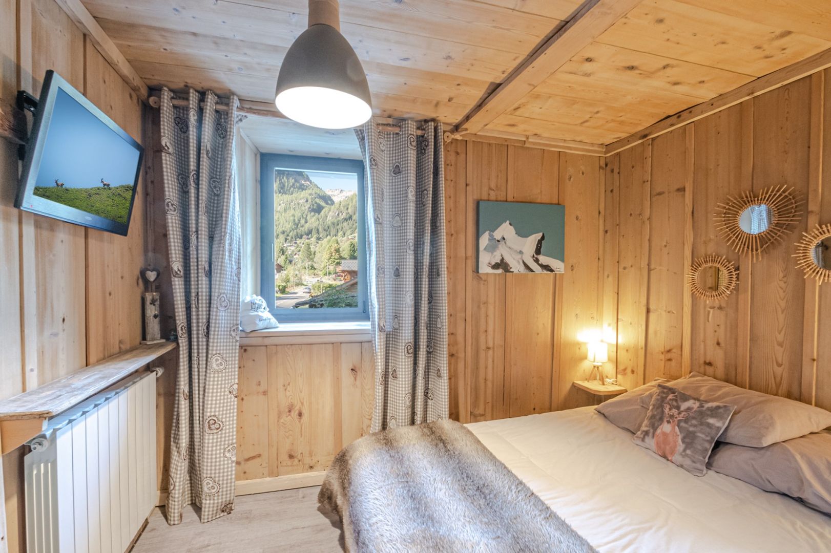 Vallorcine, Chamonix Mont-Blanc chalet for sale - Vallorcine | Versatile 8-Bed House with Independent Flat