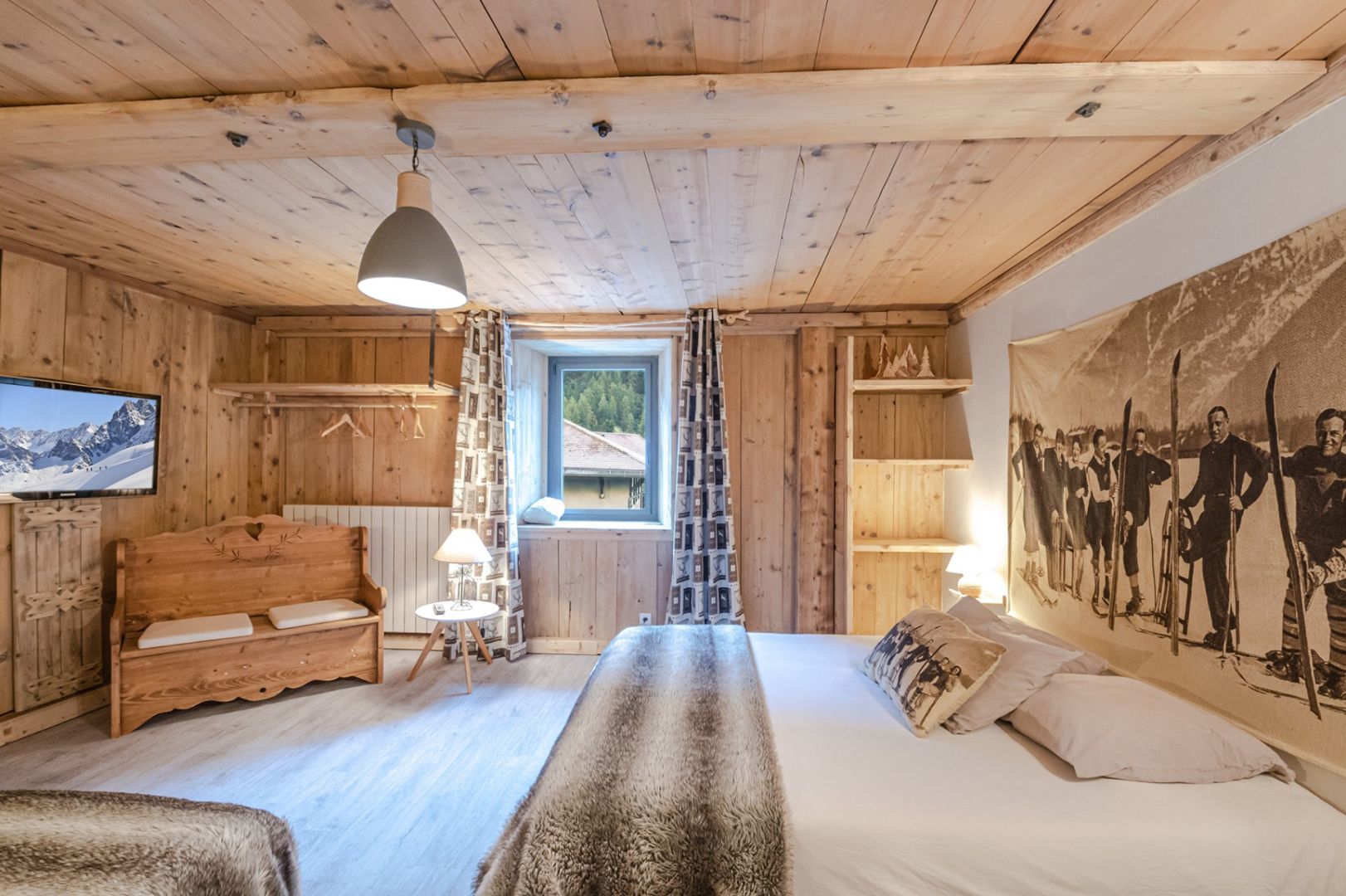 Vallorcine, Chamonix Mont-Blanc chalet for sale - Vallorcine | Versatile 8-Bed House with Independent Flat - gallery image 2